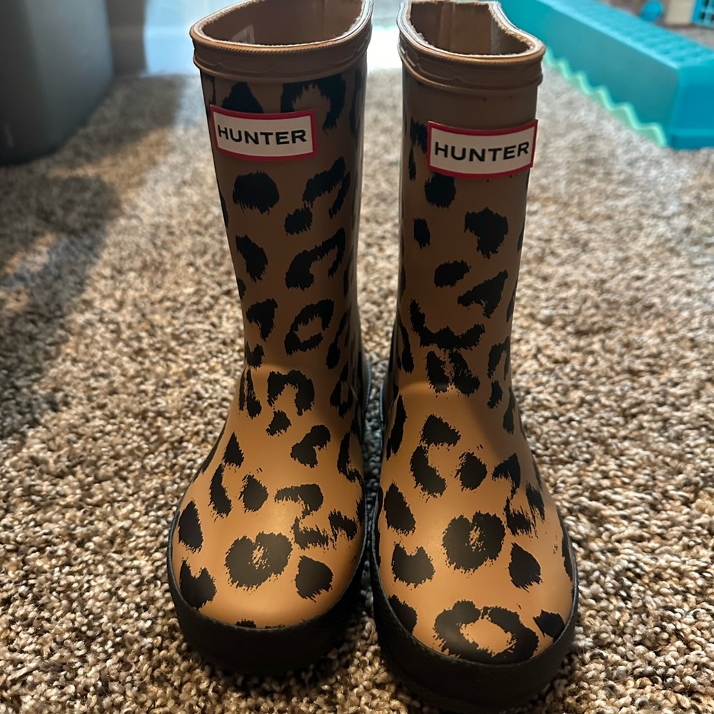SOLD ‼️Hunter Kids' Animal Print Rain Boots - Brown and Black
